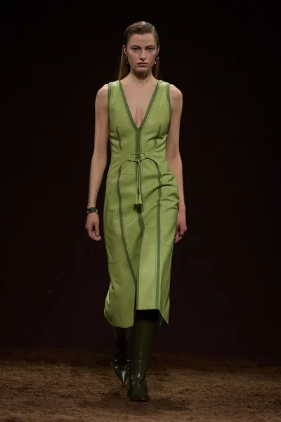 Look 44